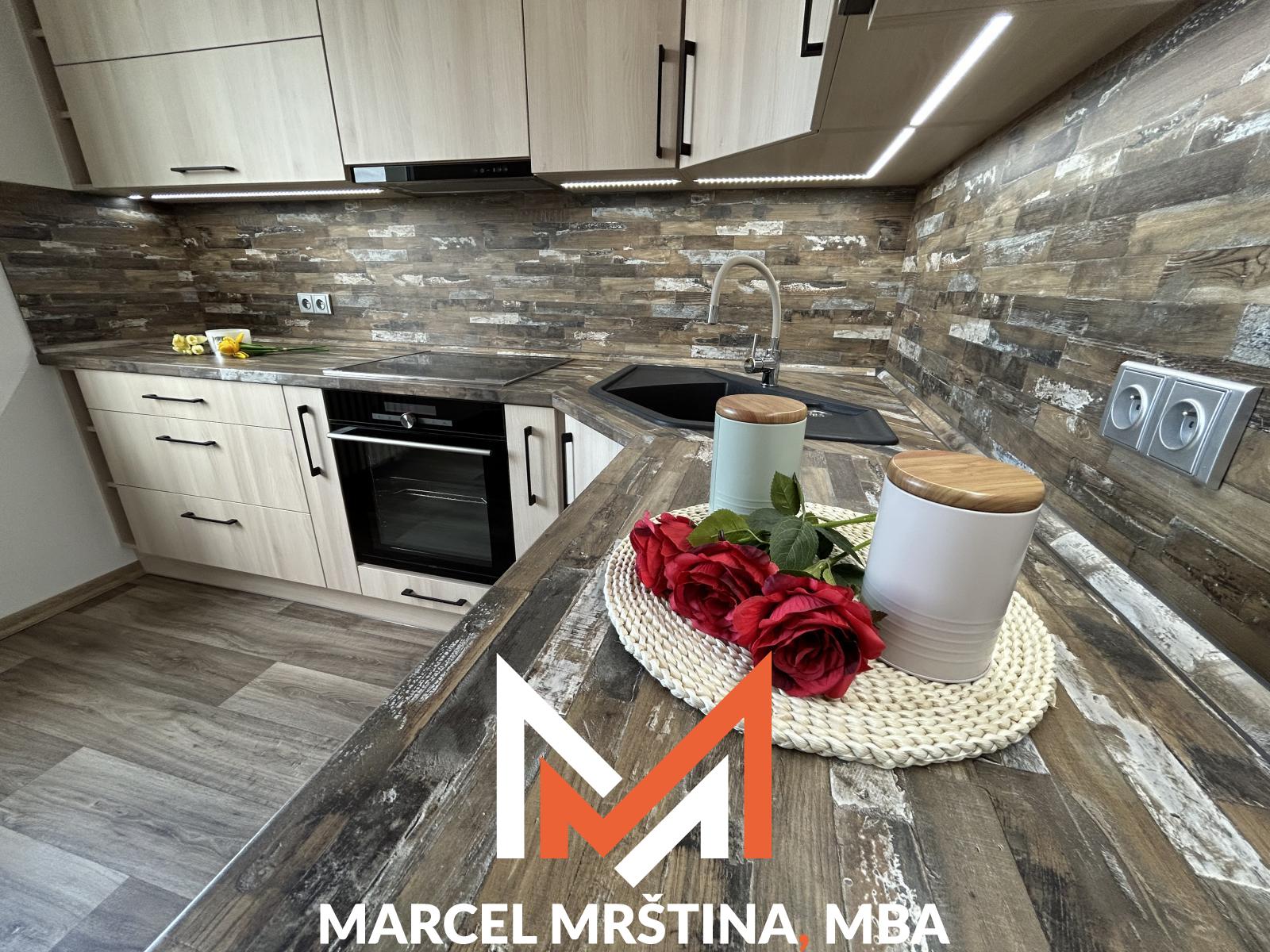 Prodej bytu 4+1 | 77m² | U Větrolamu | Broumov — fotka 1