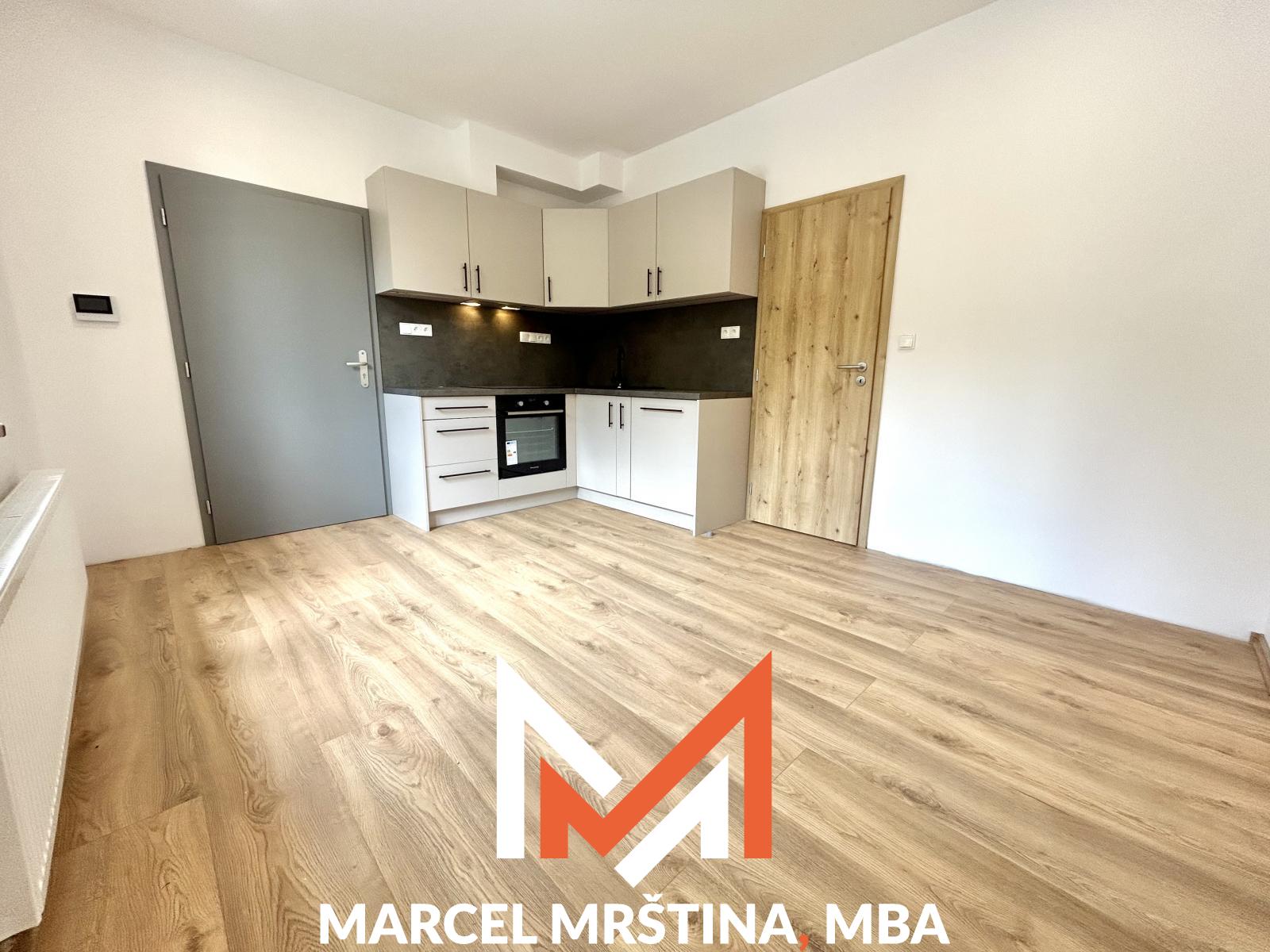 Pronájem bytu 2+1 | 65m² | Rybničná | Červený Kostelec — fotka 1